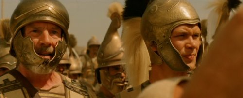 Parmênio e Filotas juntos no campo de batalha. Cena do filme Alexandre de 2005.