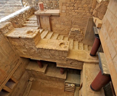 Escadas do palácio de Cnossos.