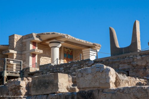 Padrão de chifre encontrado em diversas partes do palácio de Cnossos.