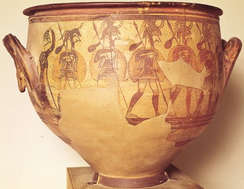 Vaso dos Guerreiros, encontrado por Heinrich Schliemann em Micenas. Século 12 a.C. Museu Arqueológico de Atenas.