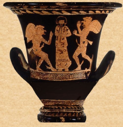 Nesse vaso do século 5 a.C. são retratados dois atores com máscara de pássaros e falos de couro entre as pernas. Acredita-se que seja uma representação da peça Pássaros de Aristófanes.