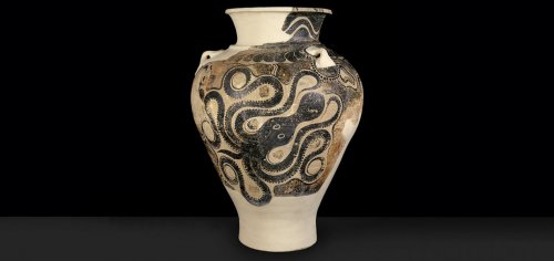 Vaso de Cnossos. 1450–1400 a.C. 74,5 cm de altura. N° AN1911.608
